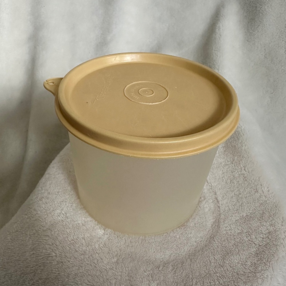 Vintage‎ Tupperware Wonderlier Bowl Almond Lid Tab Seal USA Made